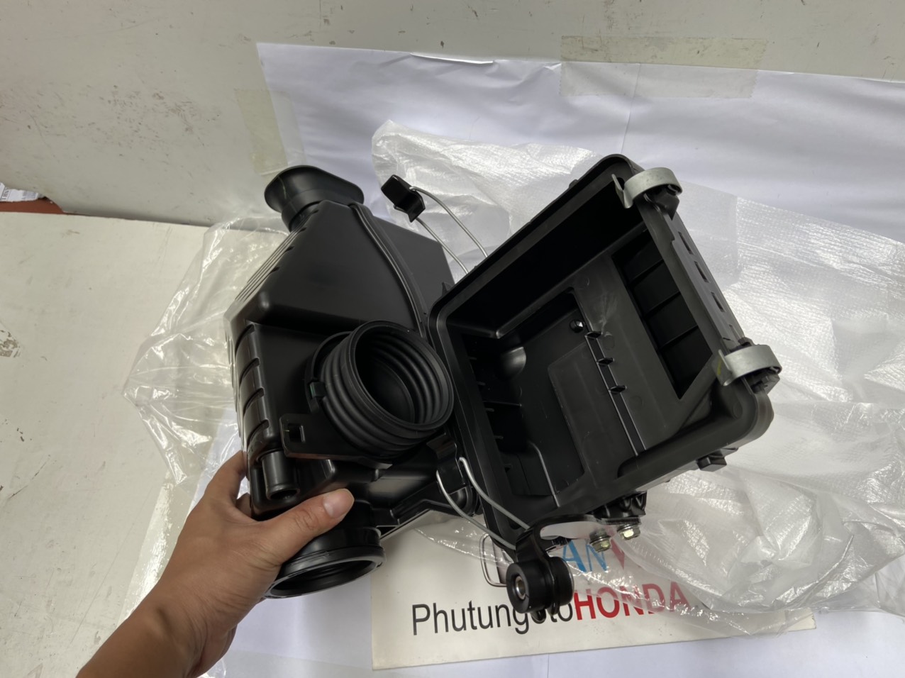 Nắp bầu lọc gió động cơ xe Honda Brio
